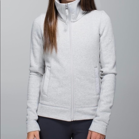 lululemon athletica Jackets & Blazers - LuLulemon EN ROUTE jacket zip front back 2